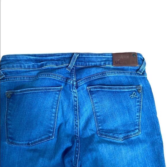 DL1961 Jeans Size 30  - Picture 4 of 6